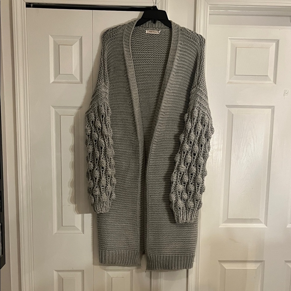 Simply Couture Elegant Gray Cardigan with popcorn sleeves